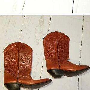 Acme Brown Cowboy Boots 🤠